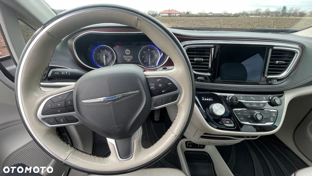 Chrysler Pacifica - 14