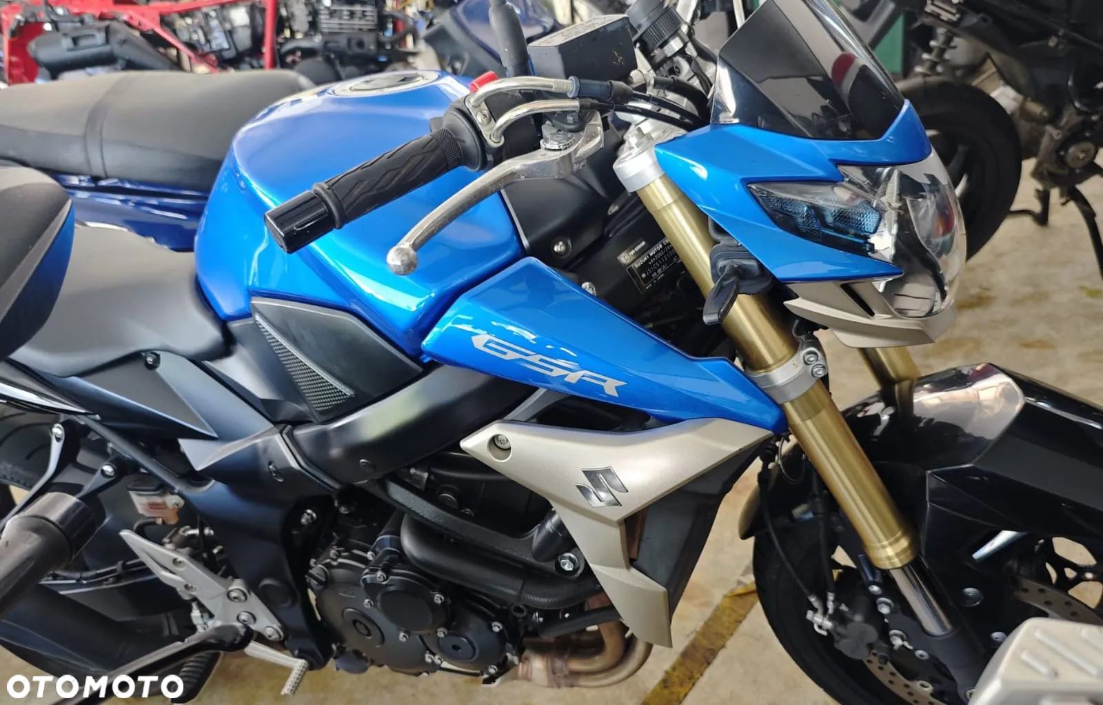 Suzuki GSR - 1