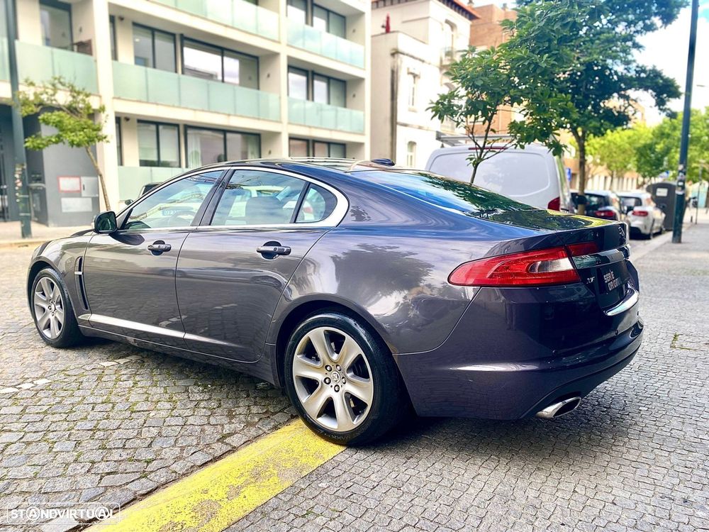 Jaguar XF 2.7 D V6 Premium Luxury - 7