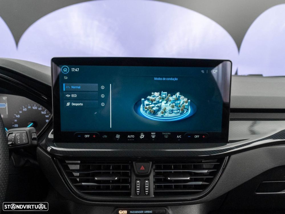 Ford Focus SW 1.0 EcoBoost MHEV ST-Line - 32