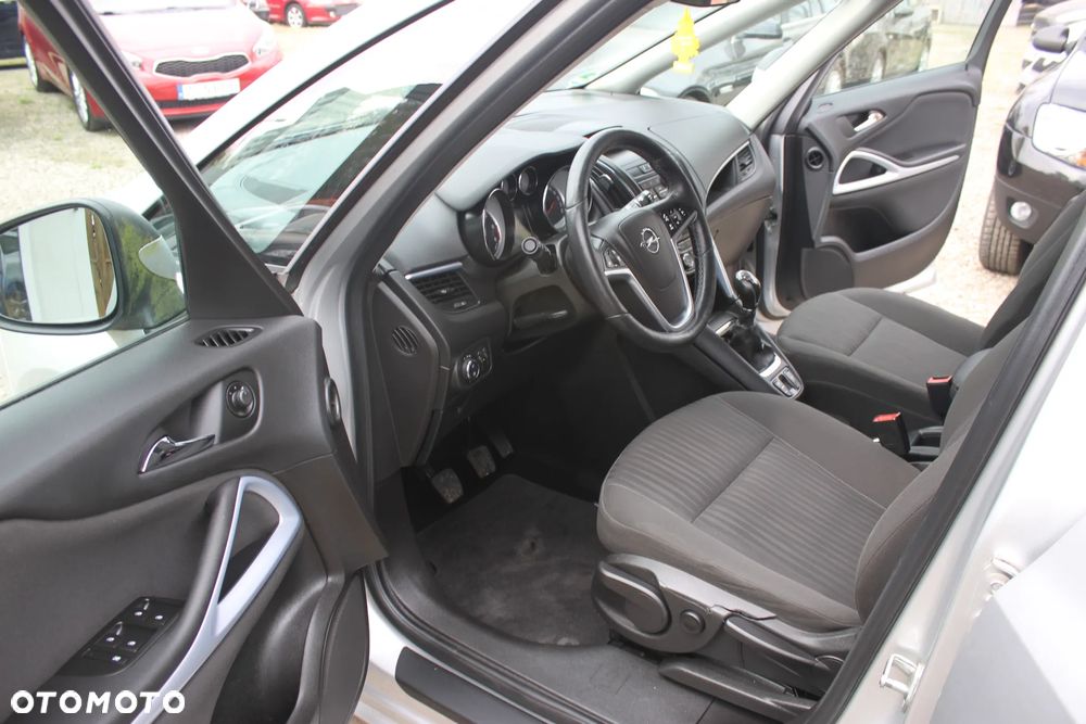 Opel Zafira - 11
