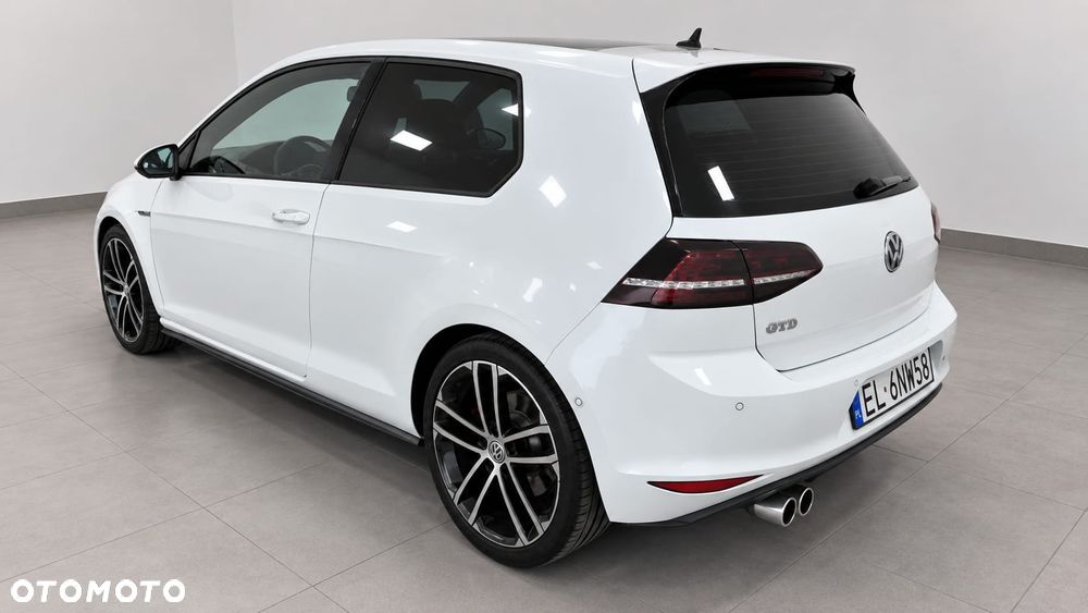 Volkswagen Golf - 4