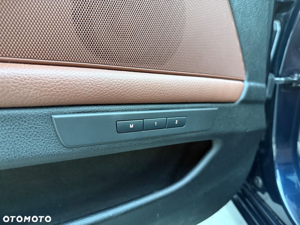 BMW Seria 5 535i xDrive Sport-Aut Luxury Line - 11