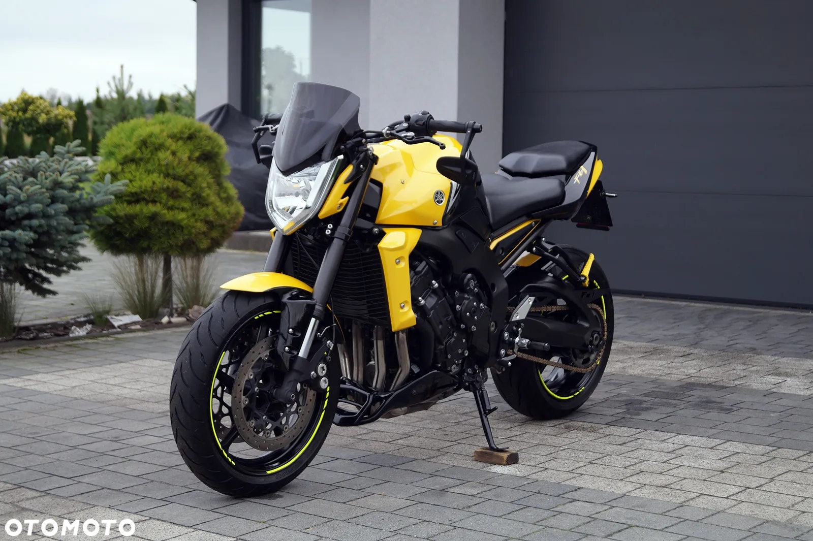 Yamaha FZ - 2