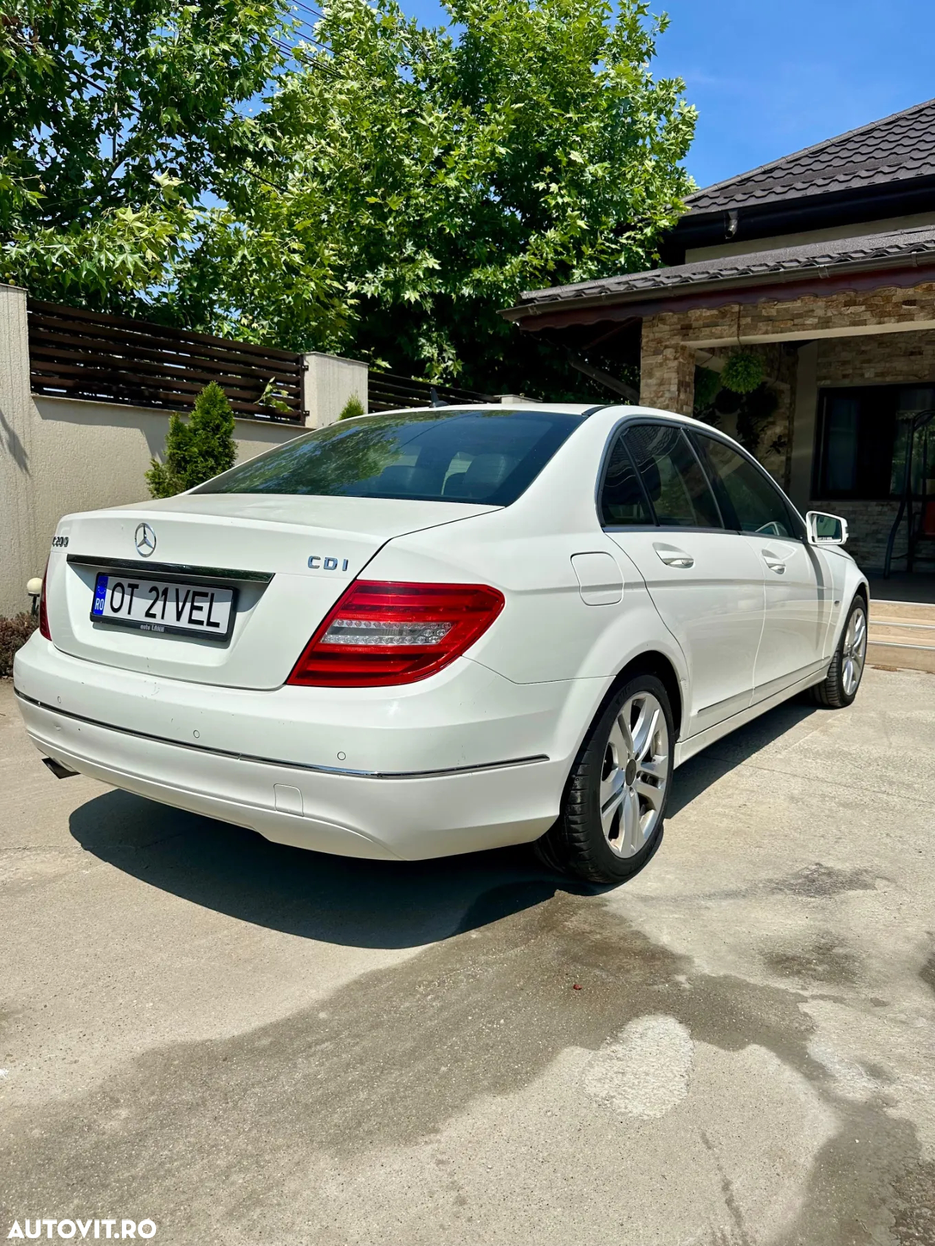 Mercedes-Benz C 200 T CDI DPF (BlueEFFICIENCY) 7G-TRONIC Avantgarde - 2