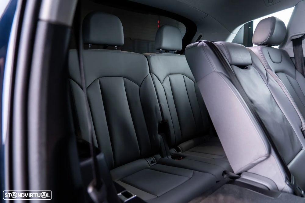 Audi Q7 3.0 TDI quattro S-line Tiptronic 7L - 31