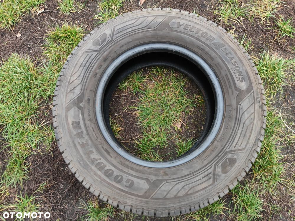 Opona całoroczna 225/70/15C 8mm 2024r. Goodyear Vector 4 Seasons Cargo pojedyńcza sztuka - 2