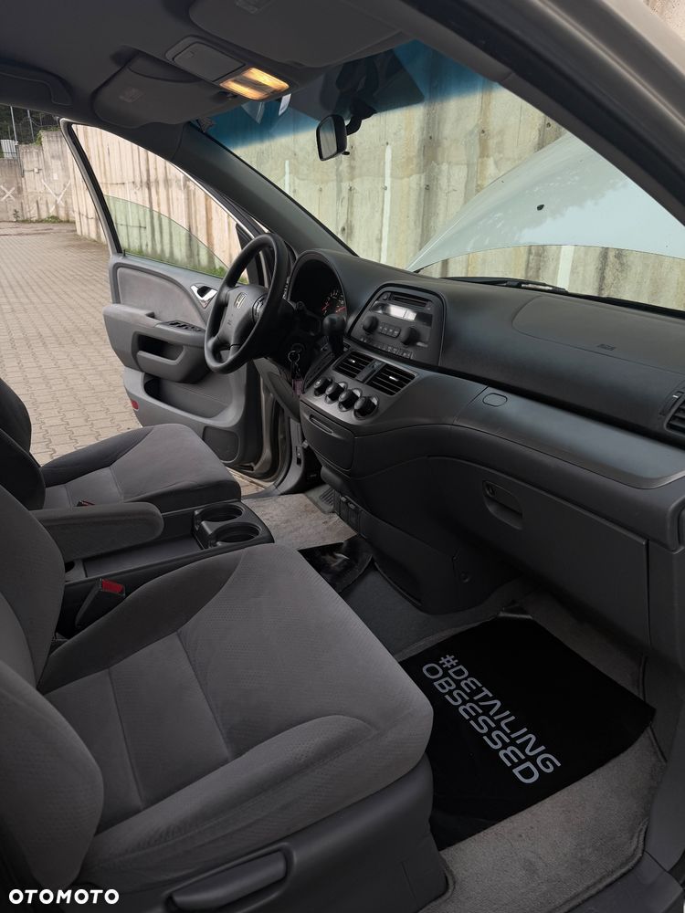 Honda Odyssey 3.5 LX - 24