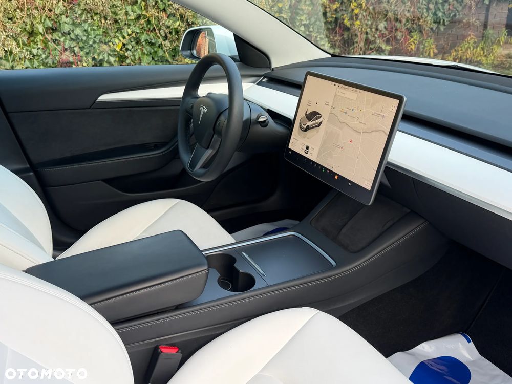 Tesla Model 3 RWD - 16