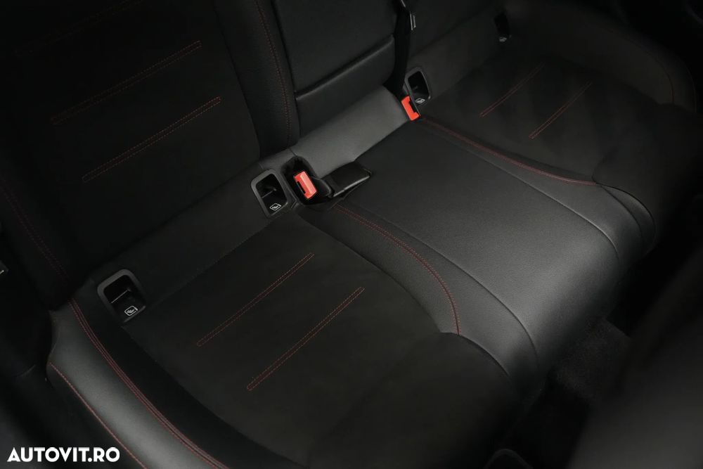 Mercedes-Benz CLA 200 7G-DCT AMG Line - 35