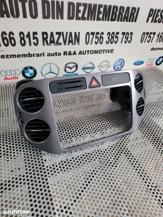 Consola Centrala Grila Ventilatie Centrala Ornament Bord Vw Golf 6 VI Plus An 2008-2013 Volan Stanga - 2