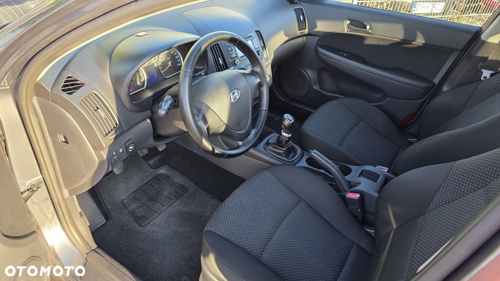 Hyundai i30 1.4 Team 08 - 15