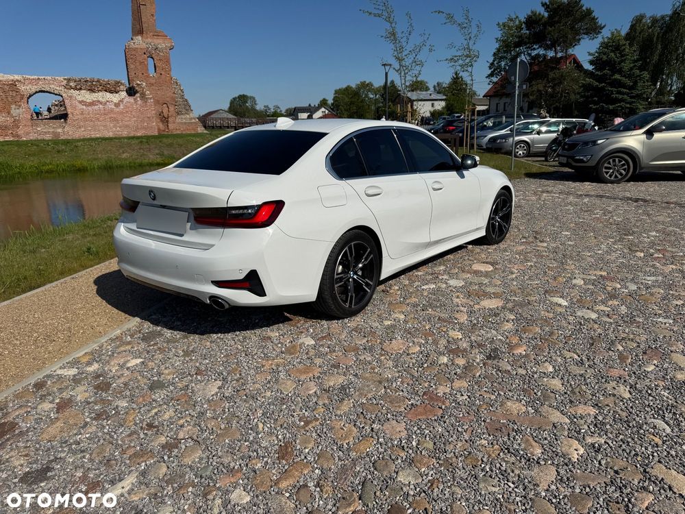 BMW Seria 3 330i Sport Line sport - 4