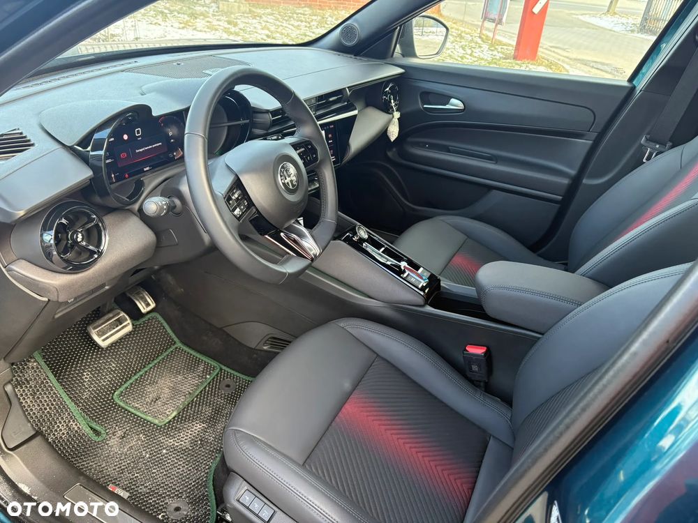 Alfa Romeo Junior 1.2 mHEV Ibrida Speciale eDCT - 9