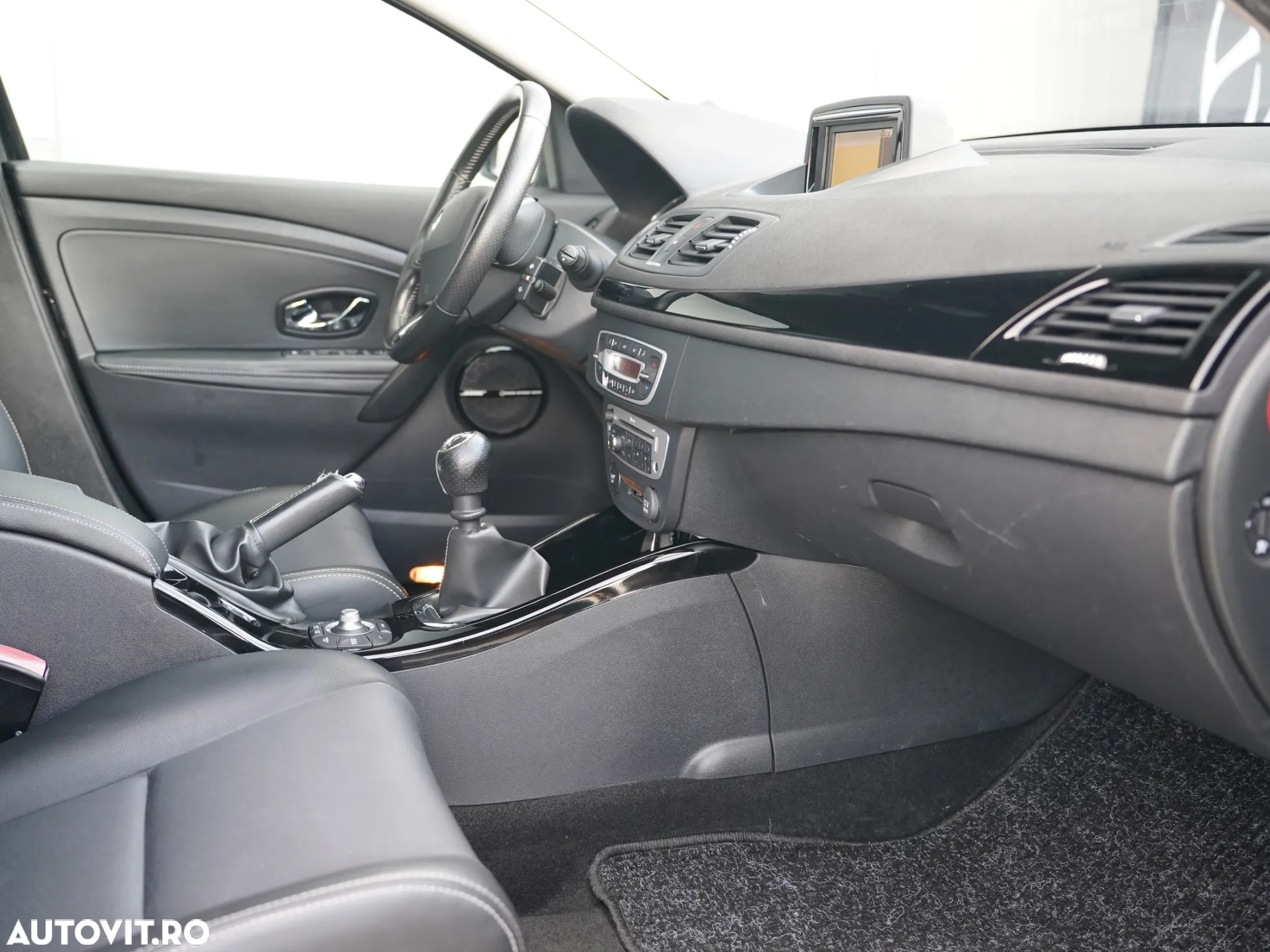 Renault Megane Grandtour TCe 130 Bose Edition - 26