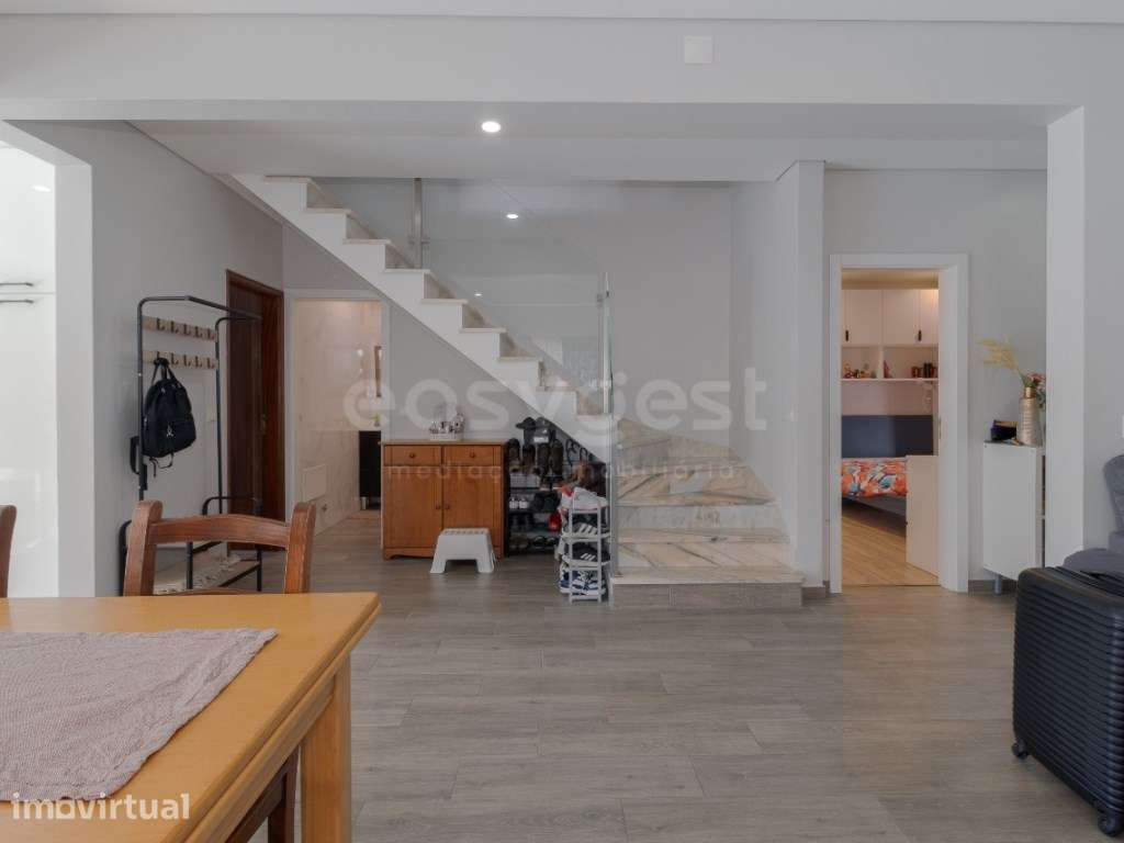 Moradia Isolada T4 com Piscina e Garagem - Grande imagem: 4/30