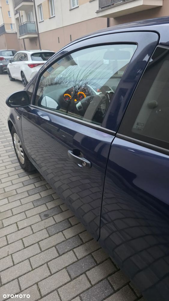 Opel Corsa 1.0 12V Essentia - 4