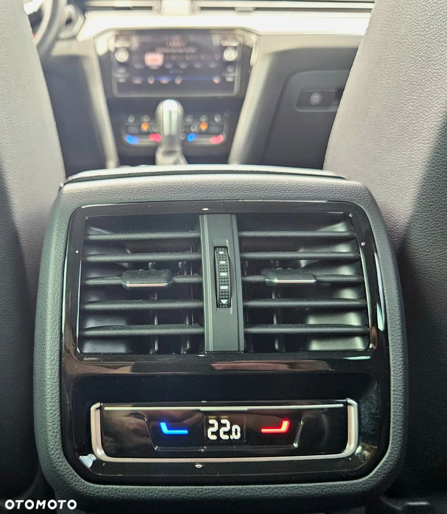 Volkswagen Passat - 29
