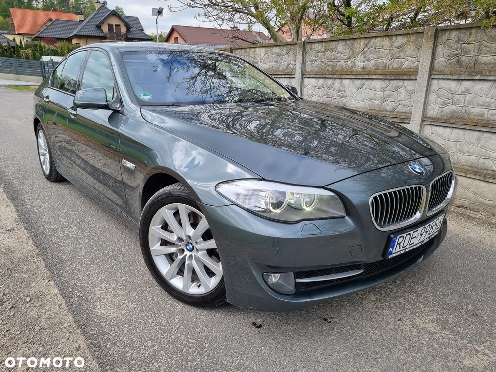 BMW Seria 5 528i Sport-Aut Luxury Line - 12