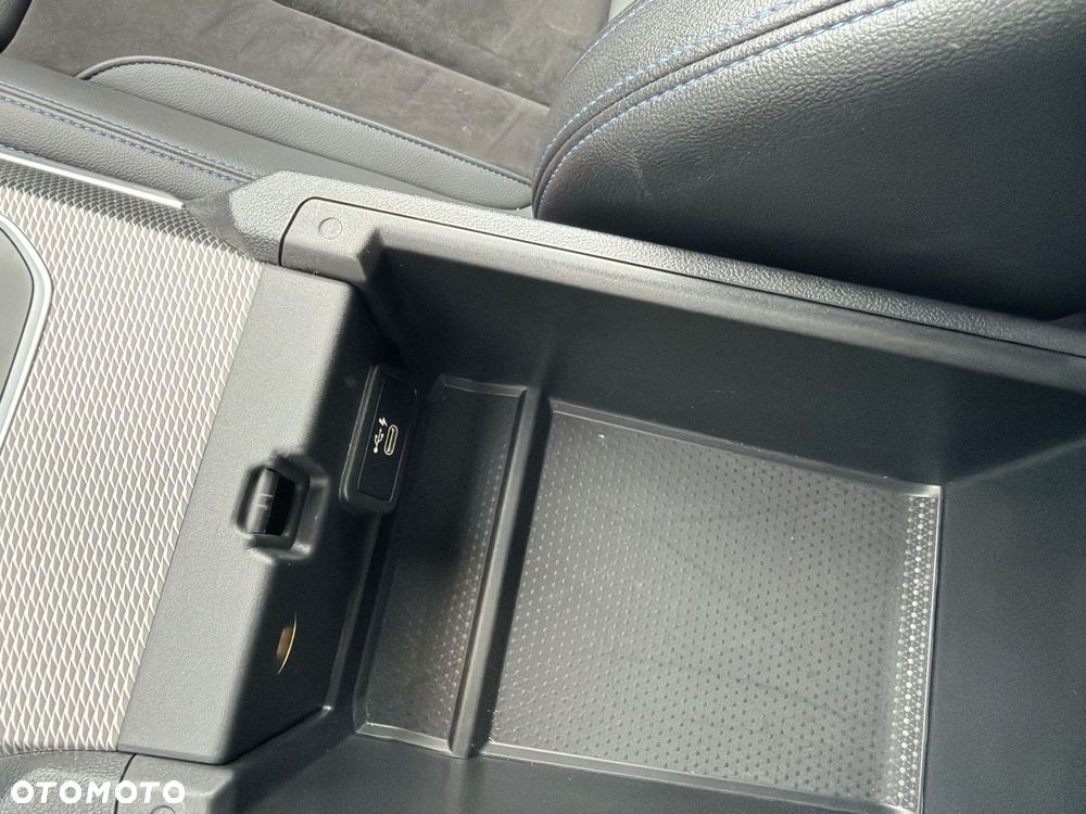 BMW Seria 3 318i - 27