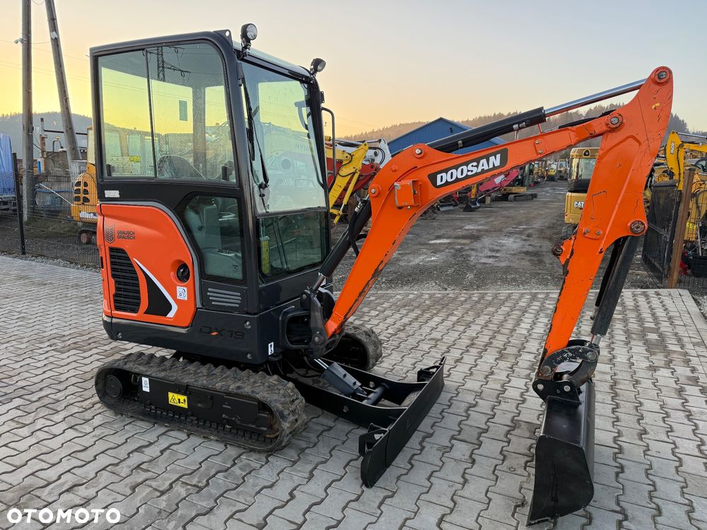 Doosan Dx19 - 6