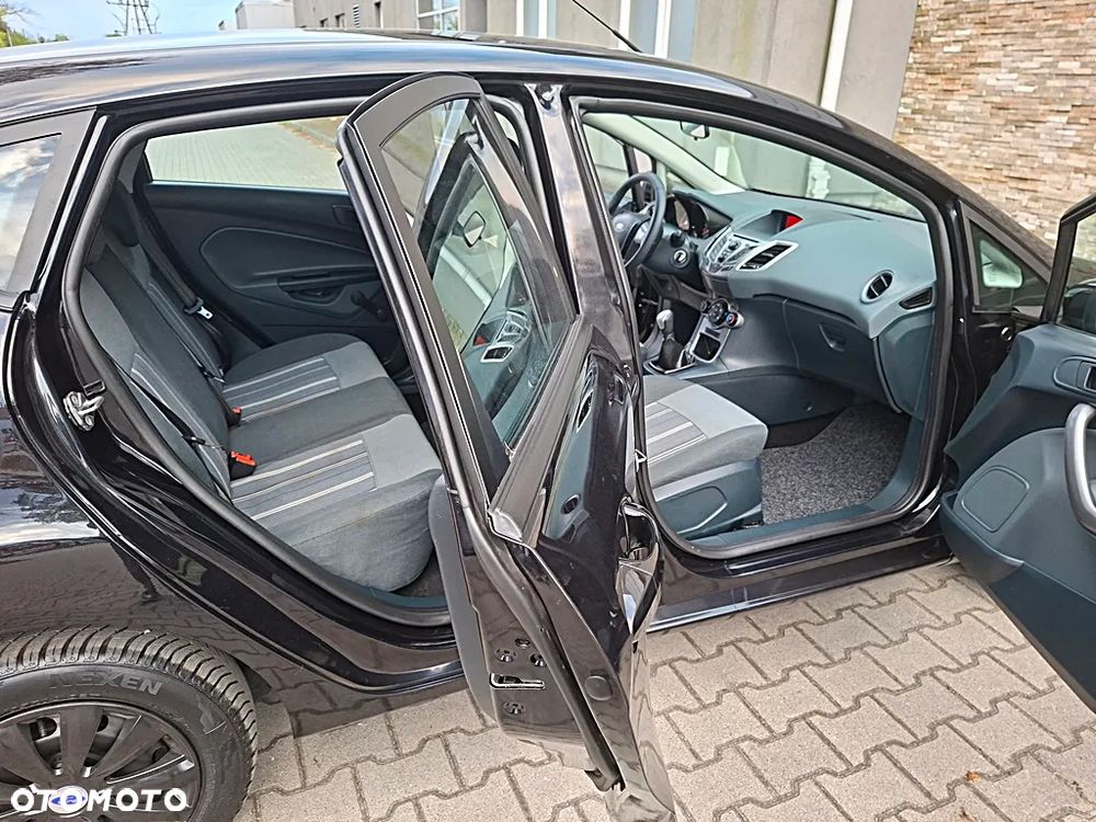 Ford Fiesta 1.25 Champions Edition - 36