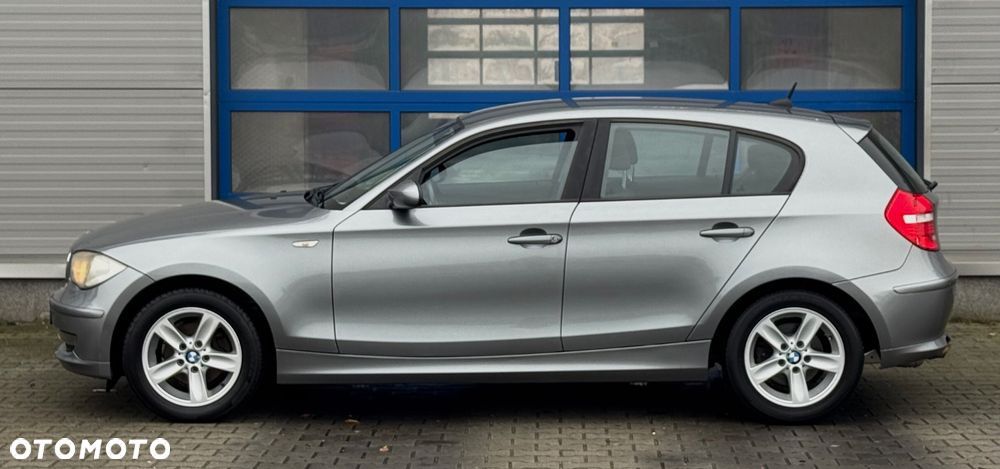 BMW Seria 1 116i - 24