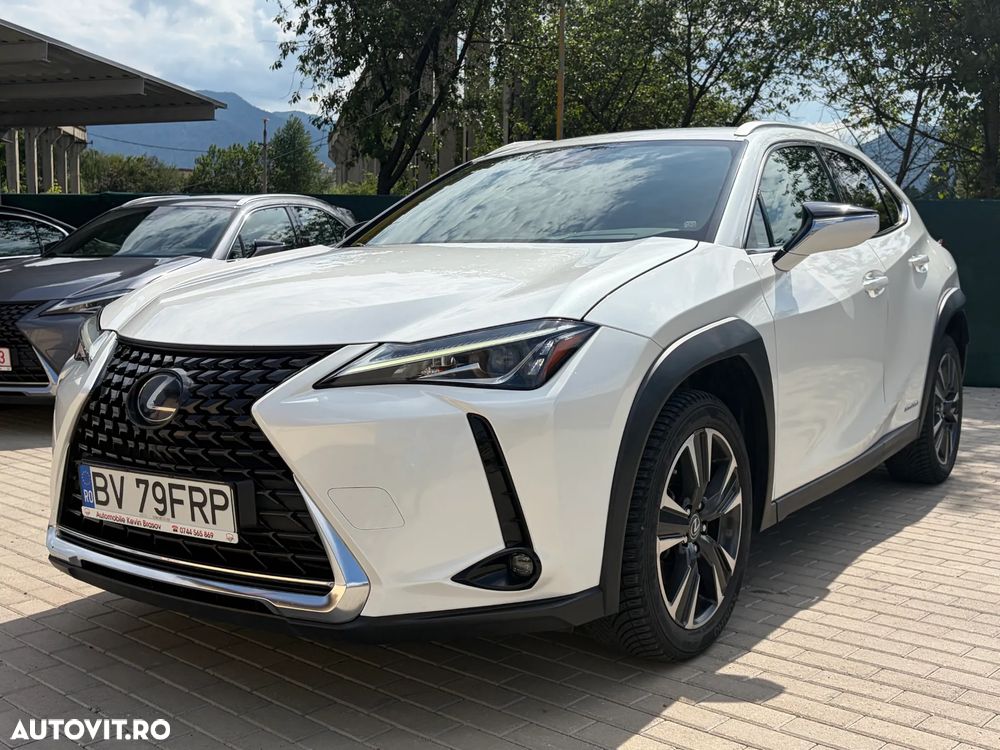 Lexus UX 250h Business Edition - 10