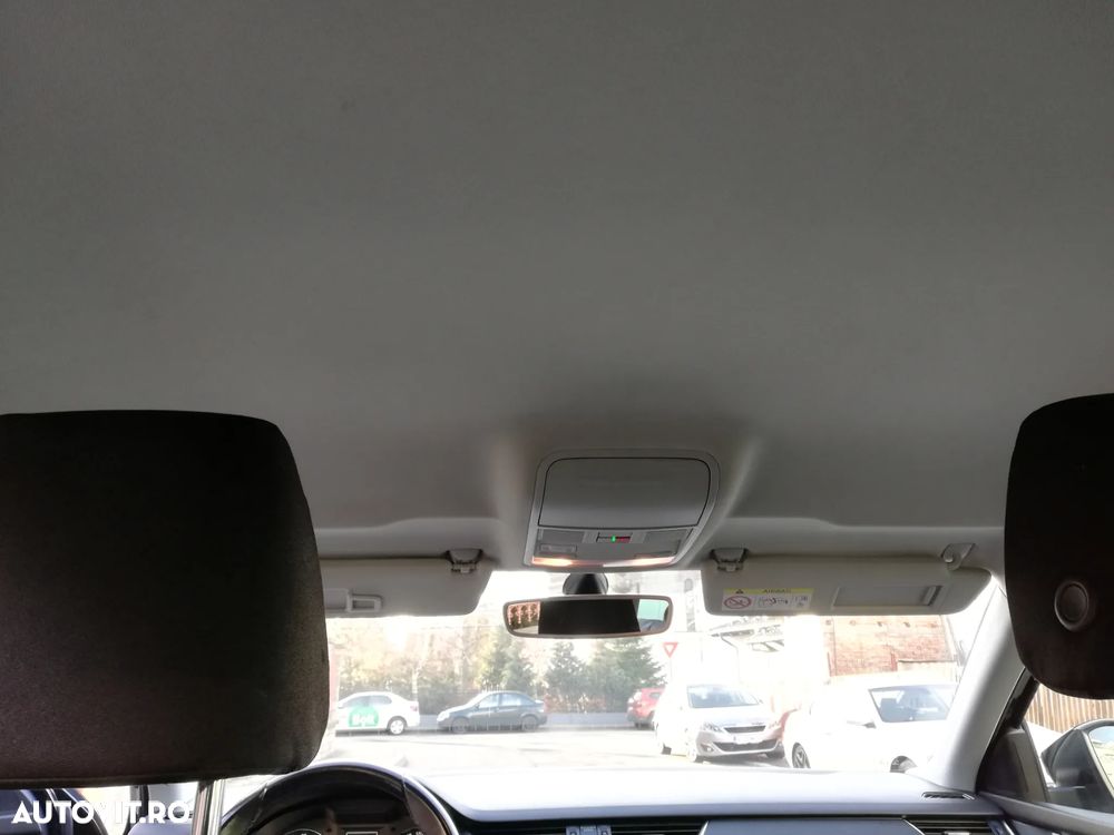 Skoda Octavia Combi Diesel 2.0 TDI Ambition - 10