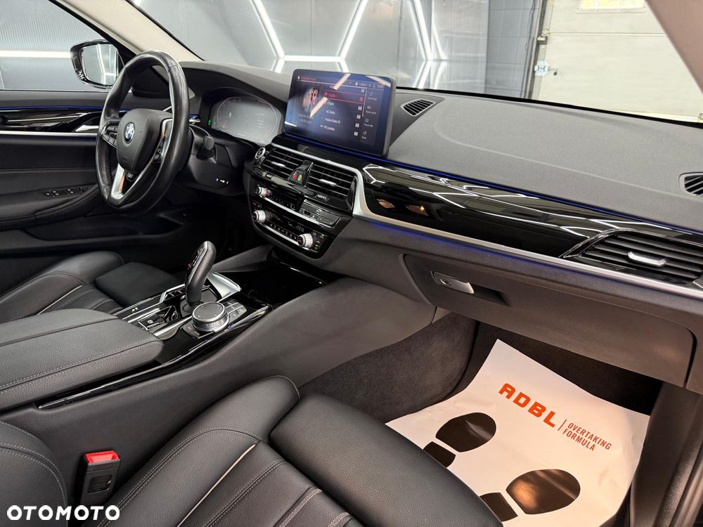 BMW Seria 5 520d M Sport Edition - 35
