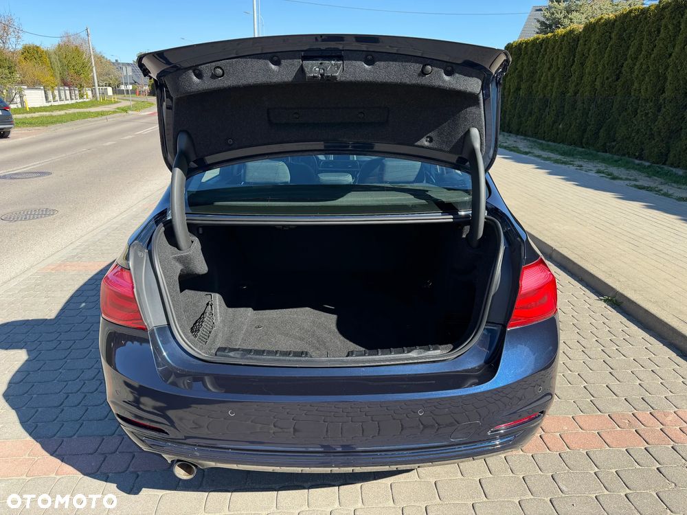 BMW Seria 3 316d Sport Line Shadow - 27