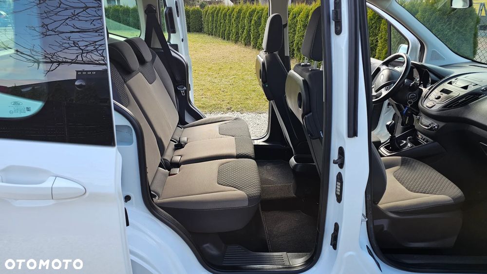 Ford Tourneo Courier 1.5 TDCi S&S Trend - 11