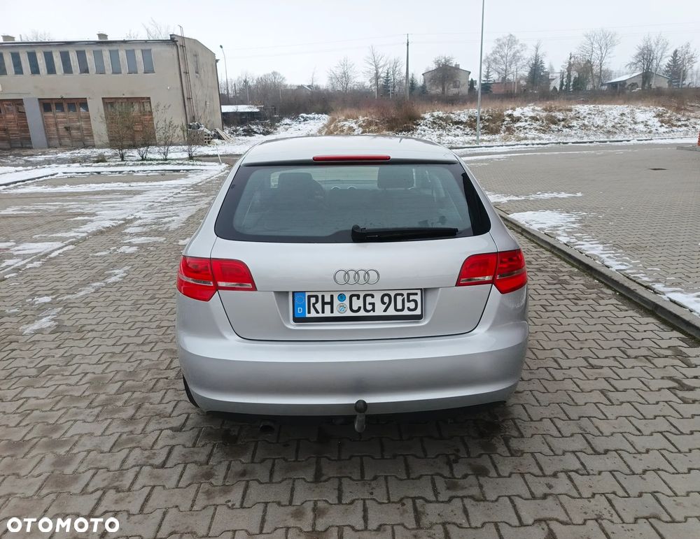 Audi A3 Sportback 1.6 TDI DPF Attraction - 10