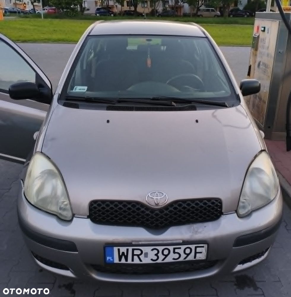 Toyota Yaris 1.0 Base - 1