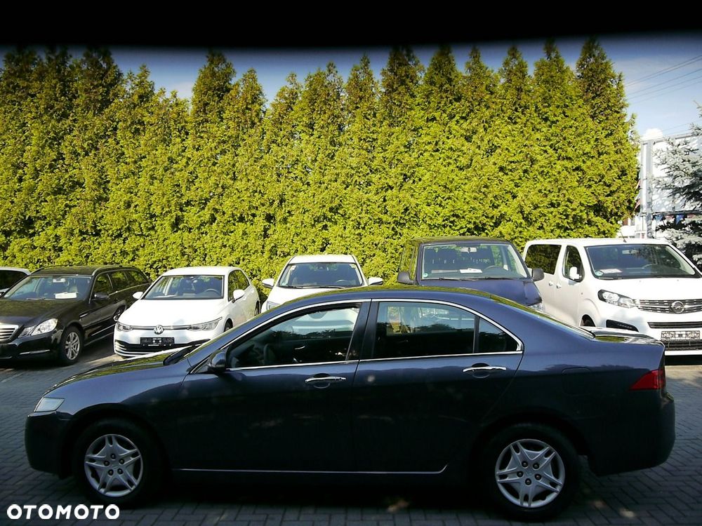 Honda Accord 2.0 Executive - 11