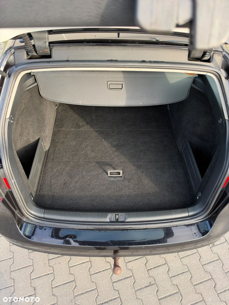 Volkswagen Passat 2.0 TDI DPF Comfortline - 26