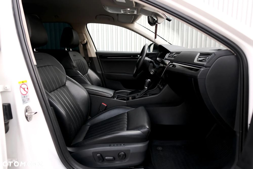 Skoda Superb 2.0 TDI DSG L&K - 25