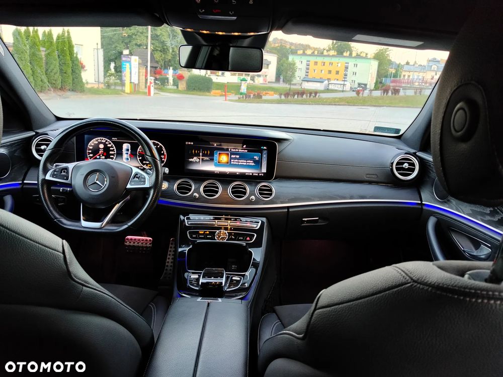 Mercedes-Benz Klasa E 220 d 4-Matic Business Edition 9G-TRONIC - 26