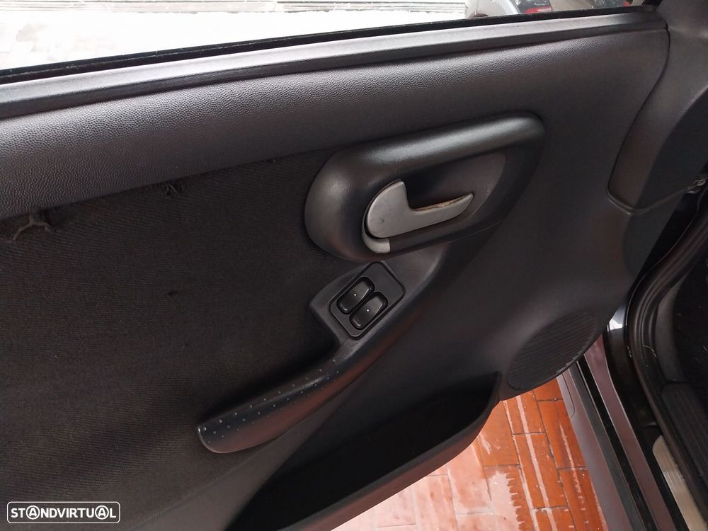 Opel Corsa 1.2 Twinport Silver Plus - 3