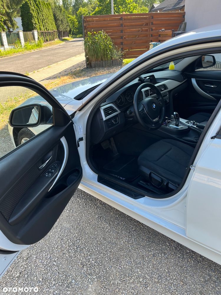 BMW Seria 3 318i - 7