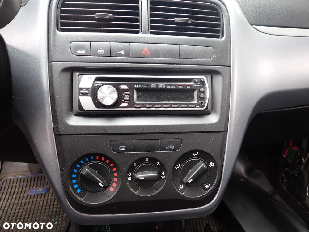 CZĘŚCI - Fiat Grande Punto 1,2 8V 65KM 199A4000 HB 5D lakier 876 2009r. INDEX - 9981 - 10