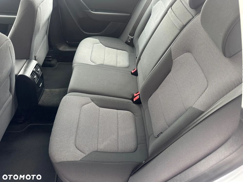 Volkswagen Passat 2.0 Blue TDI SCR Comfortline - 21