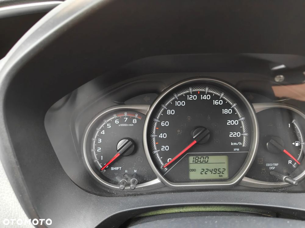 Toyota Yaris 1.0 Active EU6 - 16