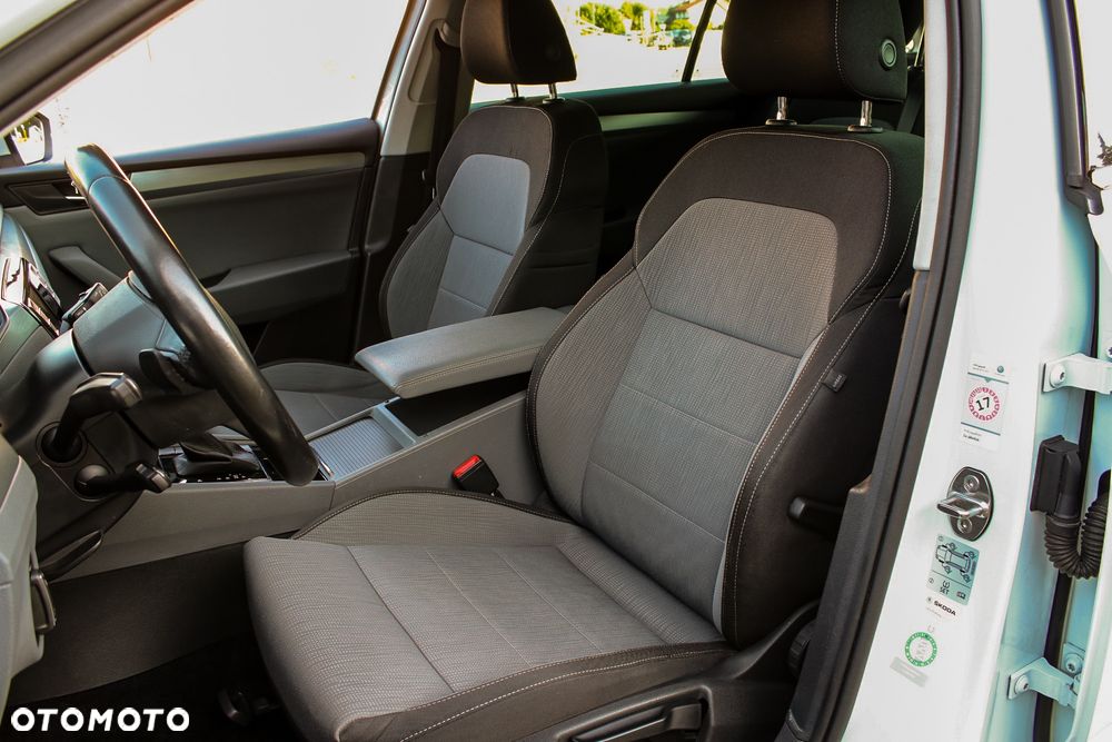 Skoda Superb 2.0 TDI DSG Style - 26