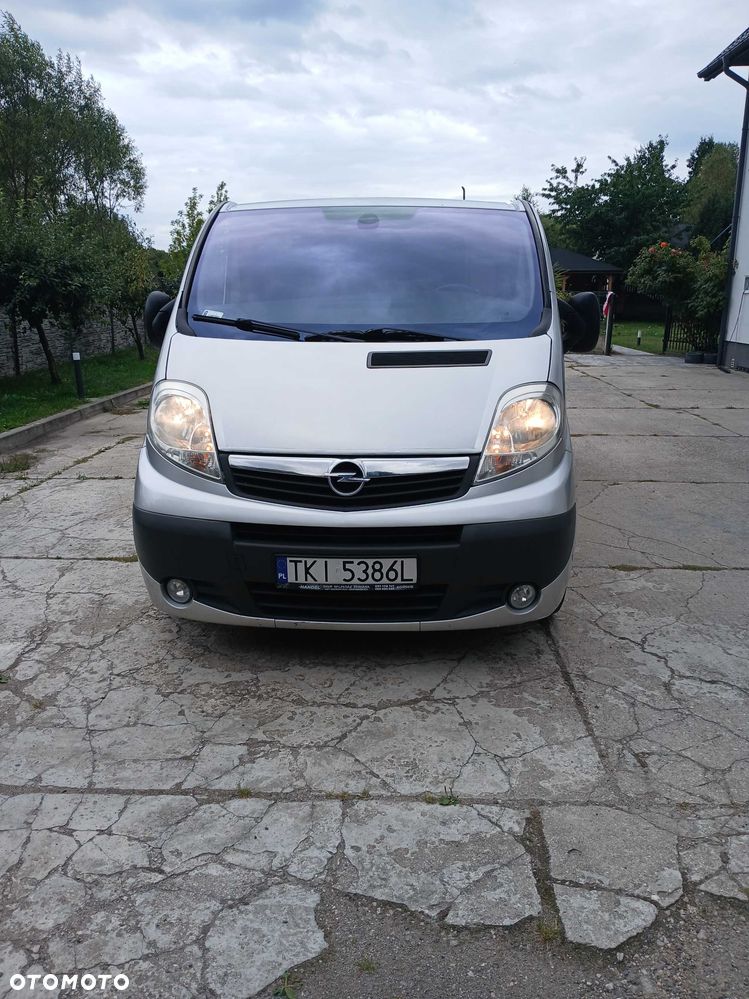 Opel Vivaro - 1