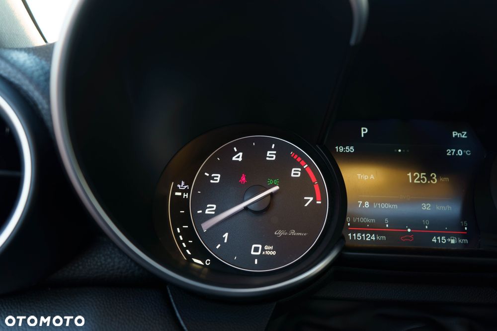 Alfa Romeo Giulia 2.0 Turbo Veloce Q4 - 32