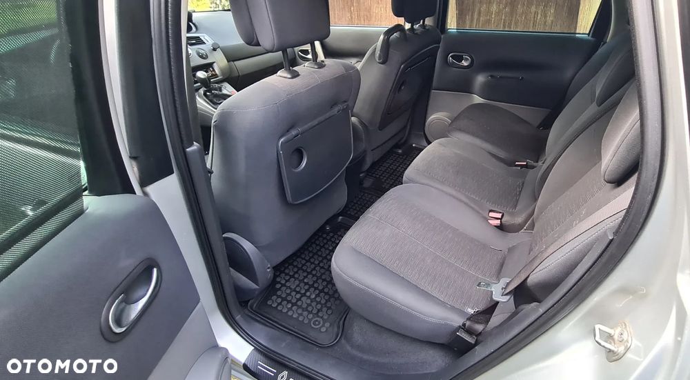 Renault Scenic 2.0 16V Emotion Plus - 11