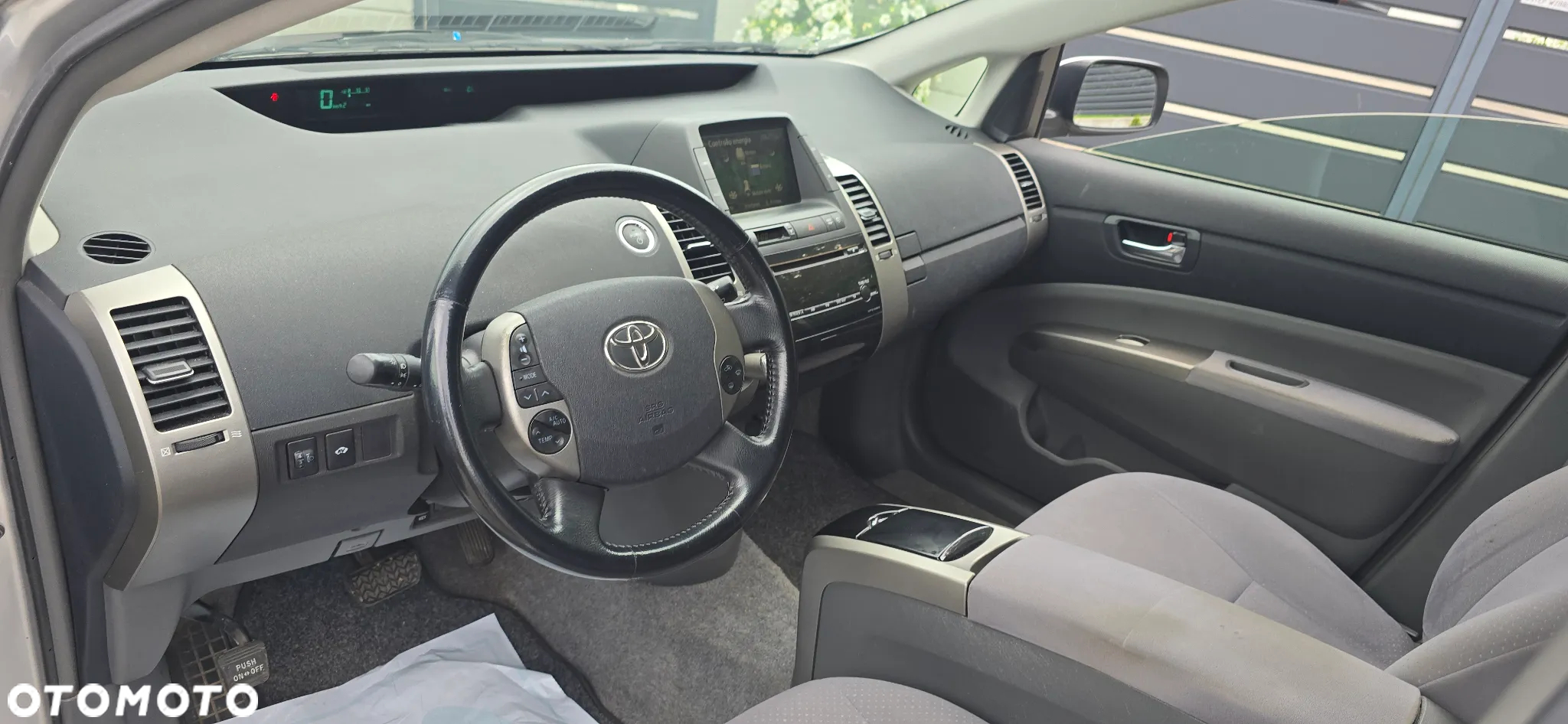 Toyota Prius (Hybrid) Comfort - 37