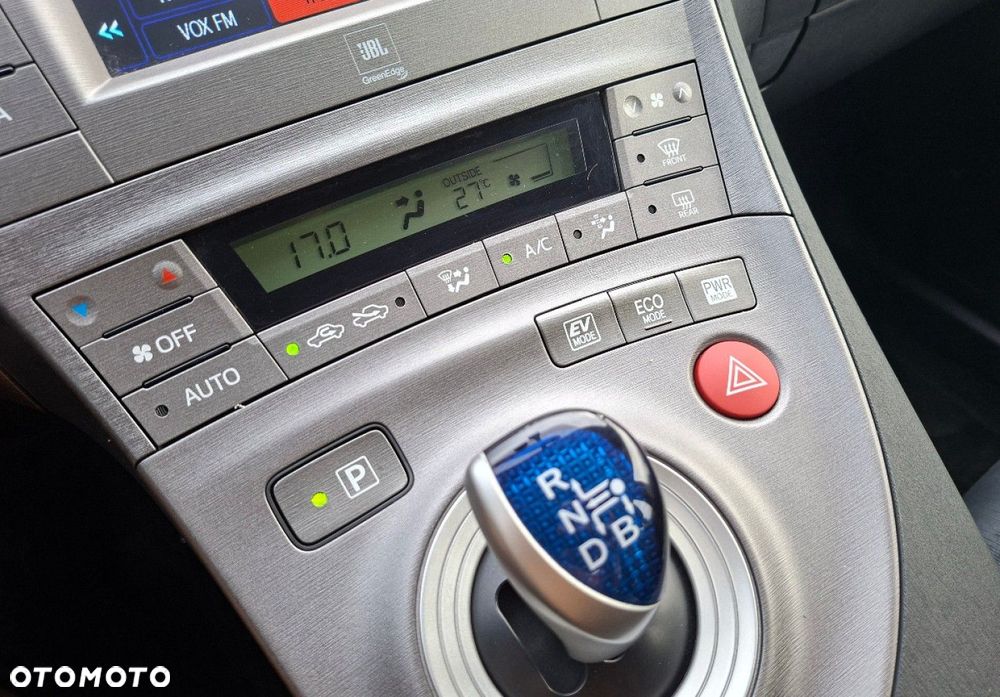 Toyota Prius - 30