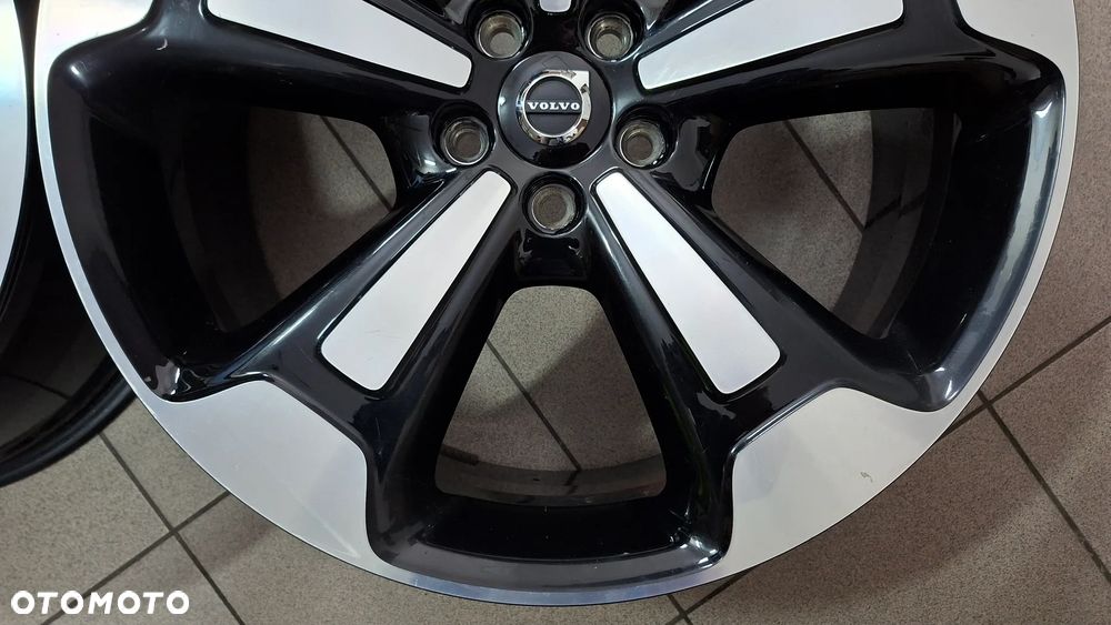 Felgi Aluminiowe 20 Volvo XC 40 5x108 ET 50.5 - 6